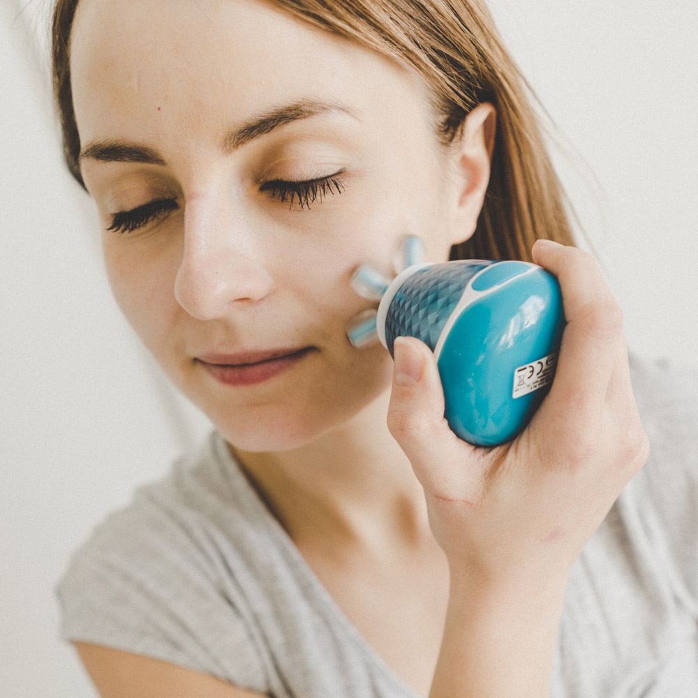 Dwufunkcyjne urządzenie do domowej pielęgnacji twarzy, FACE UP - CLEANSING & LIFTING